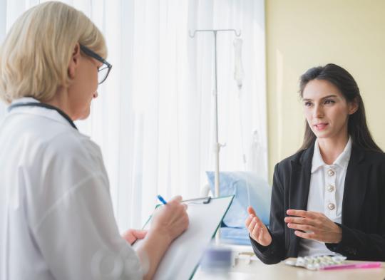 A dermatologist – what conditions do they treat? When is it necessary to see a dermatologist?