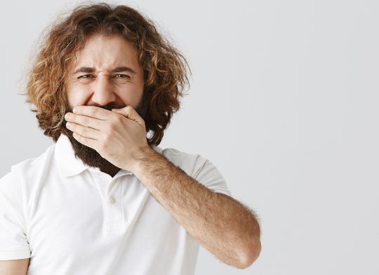 Jak pozbyć się nieprzyjemnego zapachu z ust?